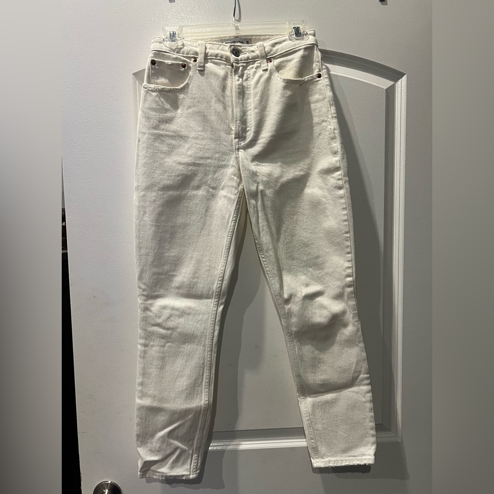 A&F skinny high rise white denim jeans - Picture 2 of 5